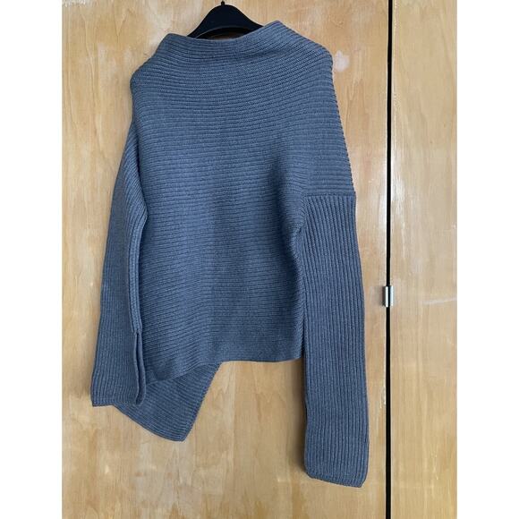 JOSEPH 100% Merino Wool Asymetrical Sweater $590 Gray Size Large Made in ITALY - Picture 6 of 7